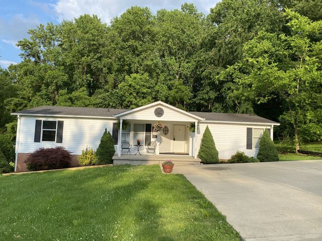 1001 Chris Dr, Portland, TN 37148