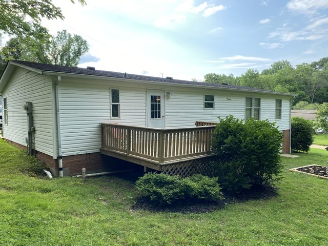 1001 Chris Dr, Portland, TN 37148