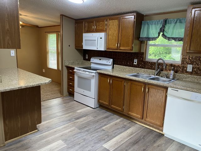 1001 Chris Dr, Portland, TN 37148
