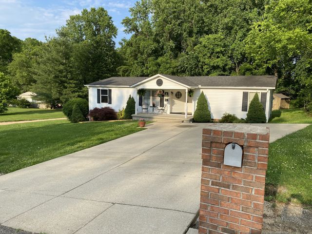 1001 Chris Dr, Portland, TN 37148