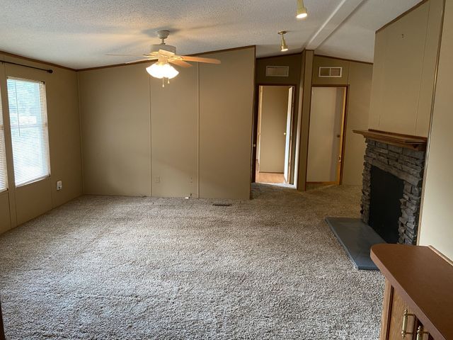 1001 Chris Dr, Portland, TN 37148