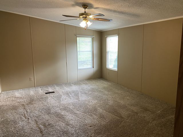 1001 Chris Dr, Portland, TN 37148