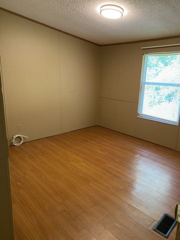 1001 Chris Dr, Portland, TN 37148