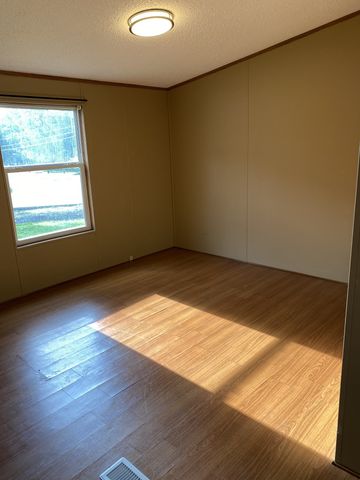 1001 Chris Dr, Portland, TN 37148