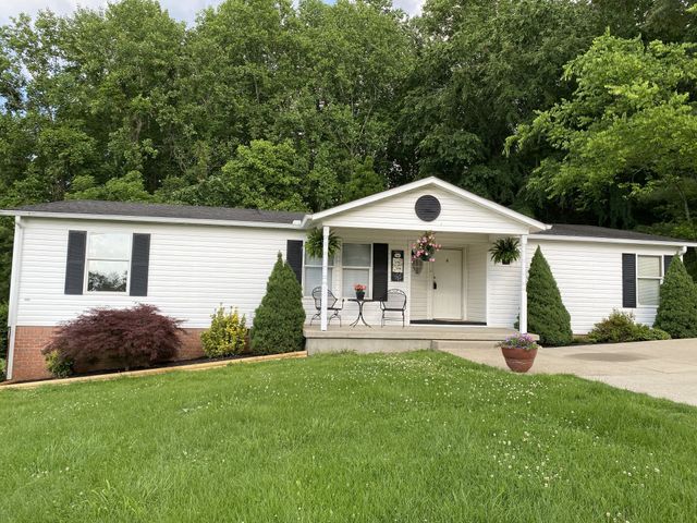 1001 Chris Dr, Portland, TN 37148