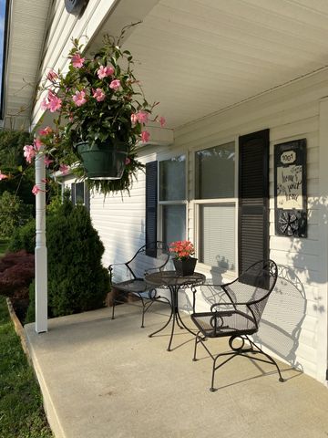 1001 Chris Dr, Portland, TN 37148