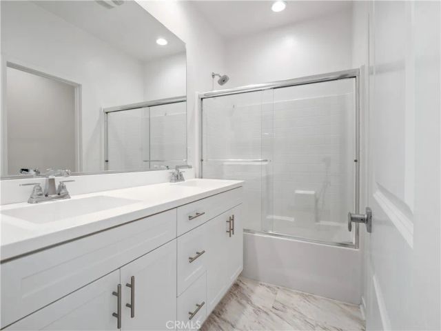 28645 Jardineras Drive, Valencia, CA 91354