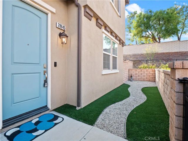 28645 Jardineras Drive, Valencia, CA 91354