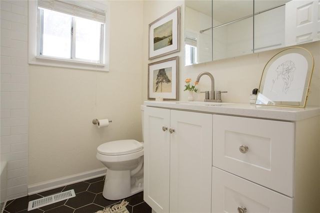 5515 W 78th Terrace, Prairie Village, KS 66208