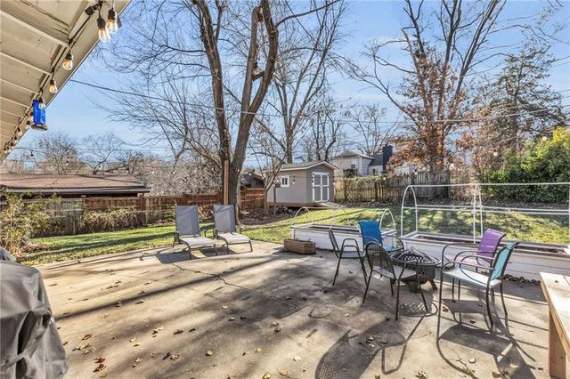 5515 W 78th Terrace, Prairie Village, KS 66208