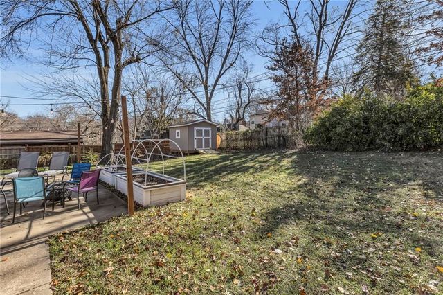 5515 W 78th Terrace, Prairie Village, KS 66208