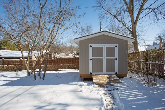 5515 W 78th Terrace, Prairie Village, KS 66208