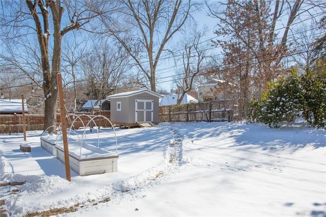 5515 W 78th Terrace, Prairie Village, KS 66208