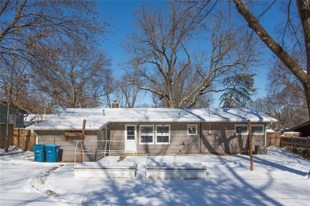 5515 W 78th Terrace, Prairie Village, KS 66208