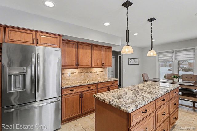 4813 Pickford Drive, Troy, MI 48085