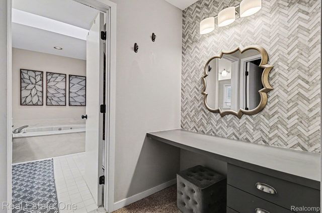 4813 Pickford Drive, Troy, MI 48085