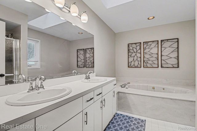 4813 Pickford Drive, Troy, MI 48085