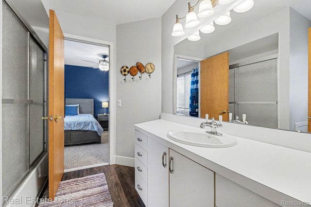 4813 Pickford Drive, Troy, MI 48085