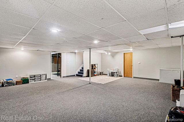 4813 Pickford Drive, Troy, MI 48085