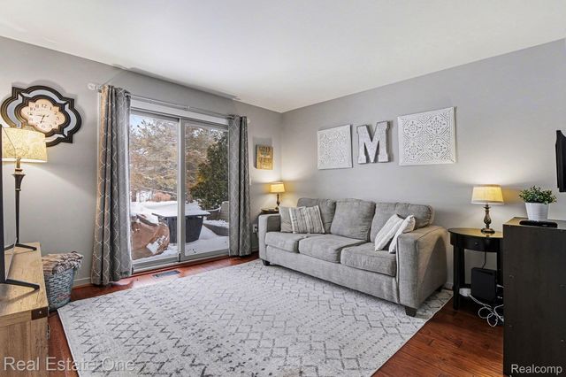 4813 Pickford Drive, Troy, MI 48085