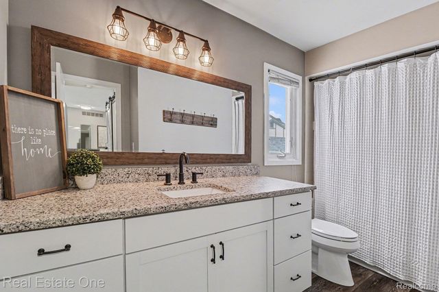 4813 Pickford Drive, Troy, MI 48085