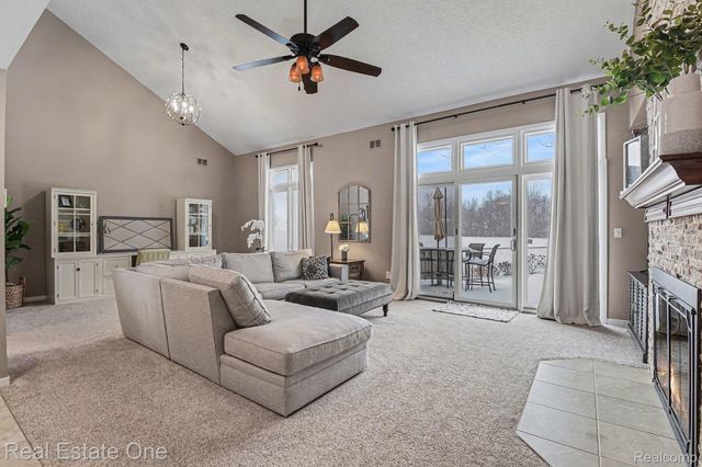 4813 Pickford Drive, Troy, MI 48085