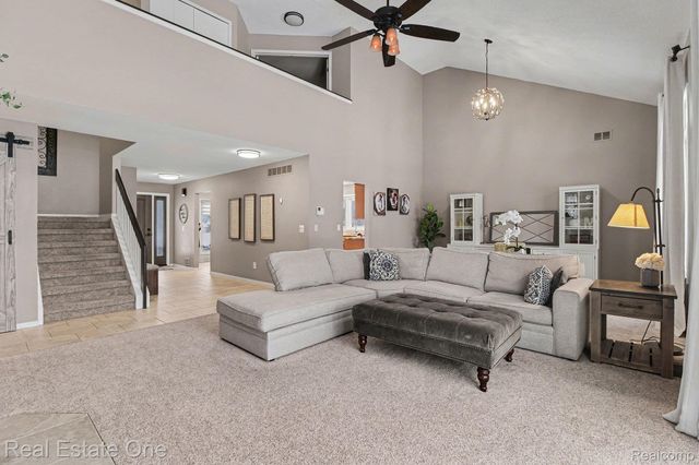 4813 Pickford Drive, Troy, MI 48085