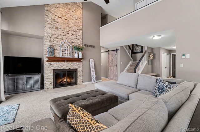 4813 Pickford Drive, Troy, MI 48085