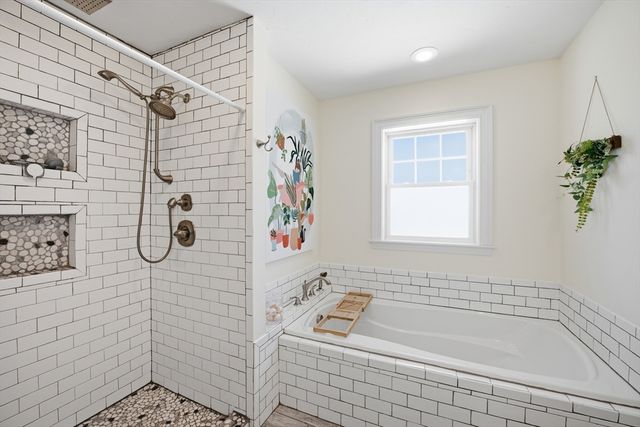 16 Windemere Road, Worcester, MA 01602