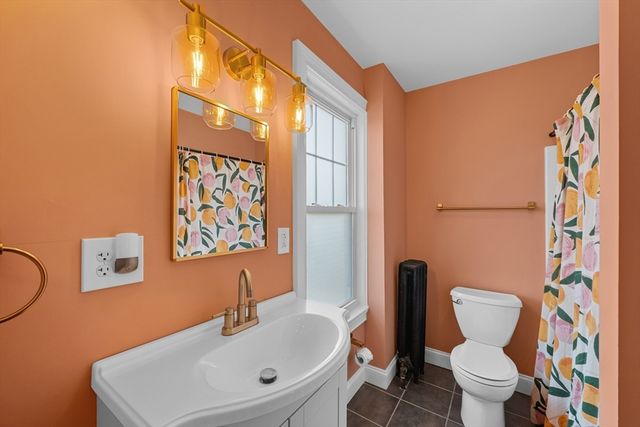 16 Windemere Road, Worcester, MA 01602