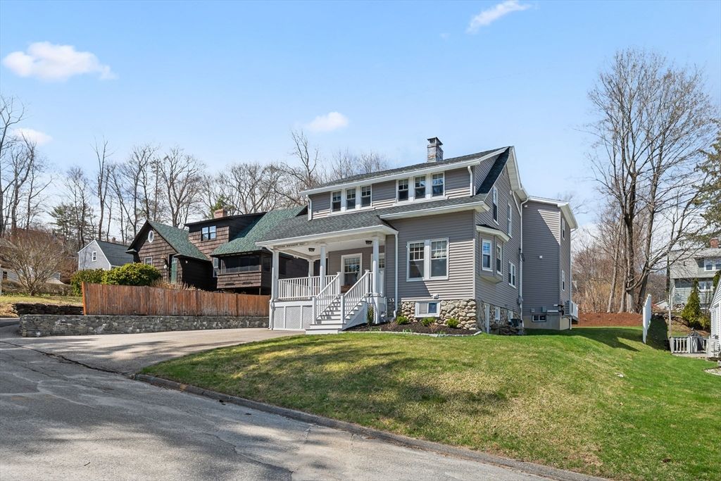 16 Windemere Road, Worcester, MA 01602