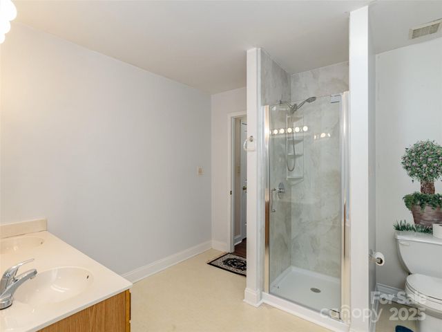 30 Collenwood Road, Arden, NC 28704