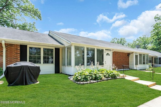 35C Cambridge Court, Lakewood, NJ 08701
