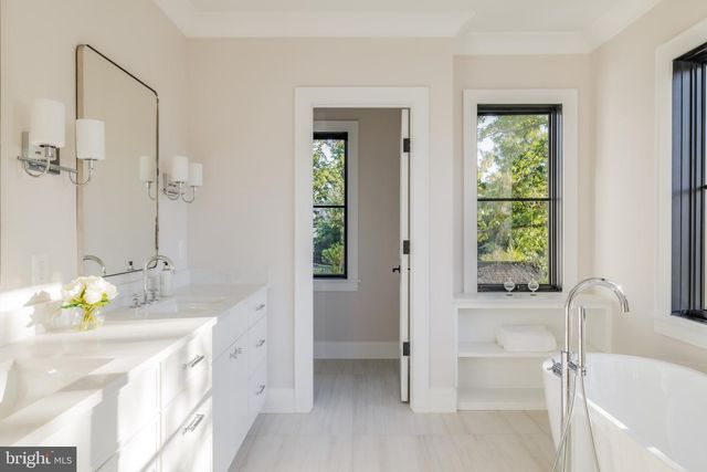 630 N KENMORE ST, Arlington, VA 22201