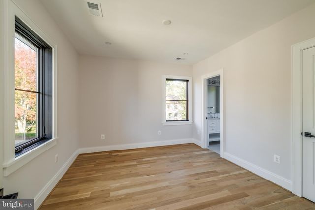 630 N KENMORE ST, Arlington, VA 22201