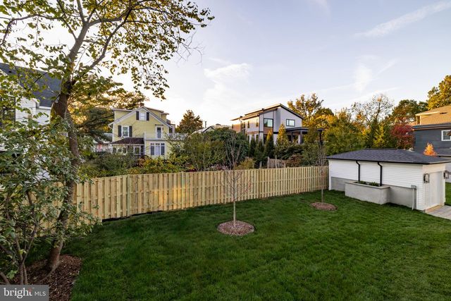 630 N KENMORE ST, Arlington, VA 22201