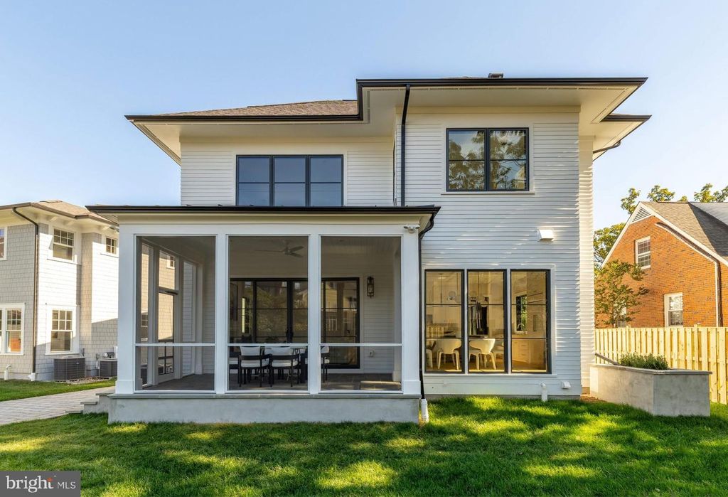 630 N KENMORE ST, Arlington, VA 22201
