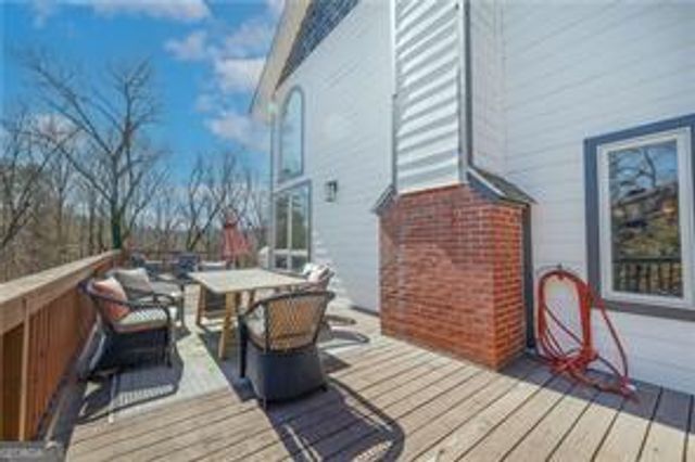 5997 Warpath Road, Flowery Branch, GA 30542