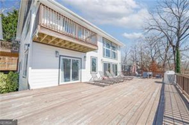 5997 Warpath Road, Flowery Branch, GA 30542