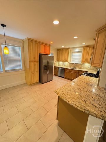 502 E 66th Street, Savannah, GA 31405