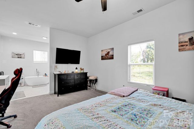 512 S 12th Street, Bessemer City, NC 28016