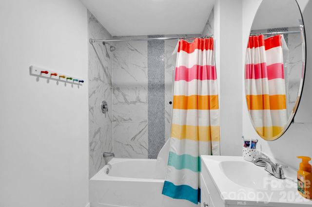 512 S 12th Street, Bessemer City, NC 28016