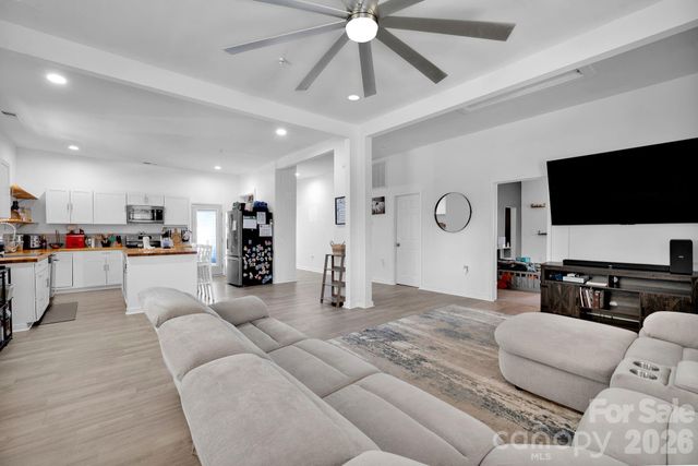 512 S 12th Street, Bessemer City, NC 28016