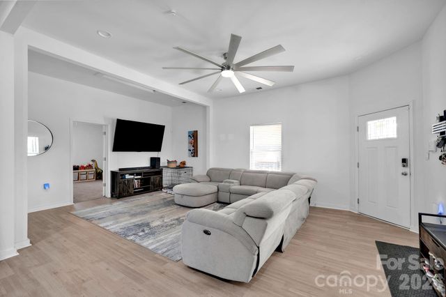 512 S 12th Street, Bessemer City, NC 28016