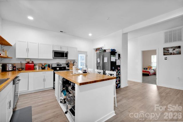 512 S 12th Street, Bessemer City, NC 28016