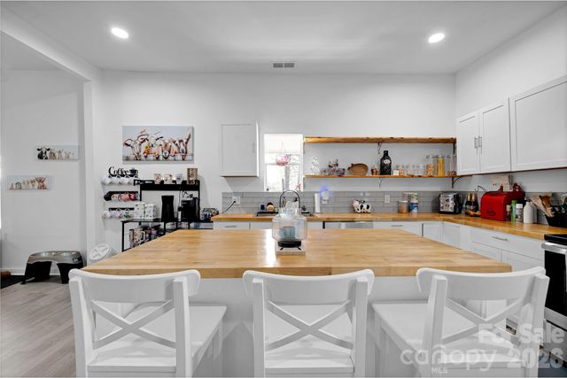 512 S 12th Street, Bessemer City, NC 28016