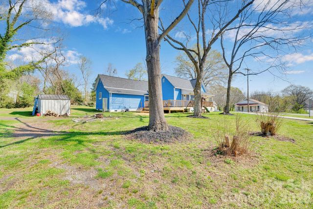 512 S 12th Street, Bessemer City, NC 28016