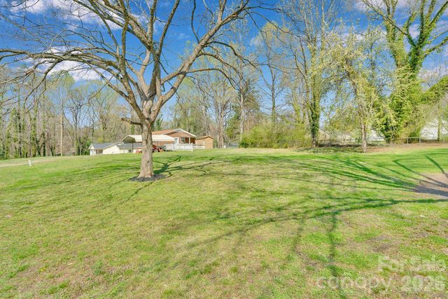 512 S 12th Street, Bessemer City, NC 28016