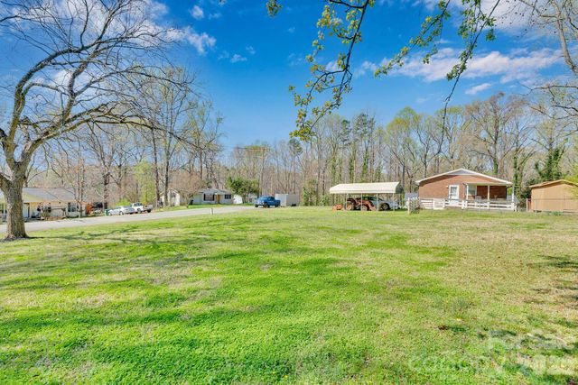 512 S 12th Street, Bessemer City, NC 28016