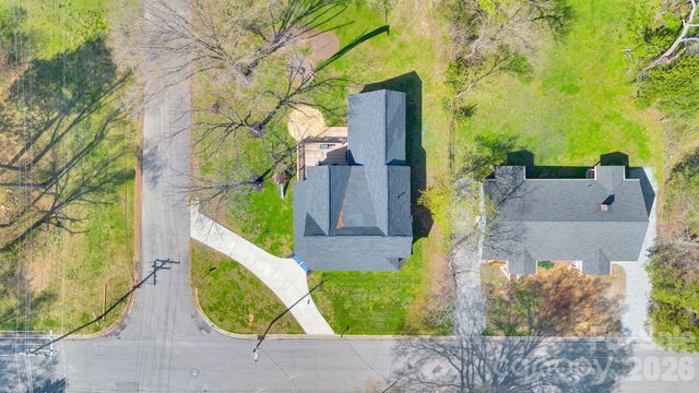 512 S 12th Street, Bessemer City, NC 28016